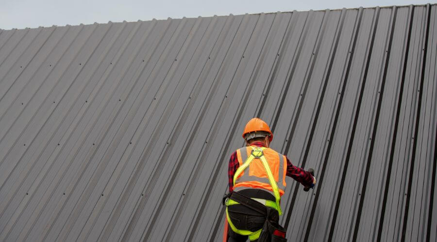 Professional gutter cleaning in Estancia, NM